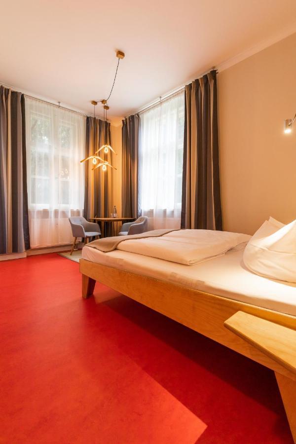 Kavaliershaus Krumke - Gaestehaus Im Schlosspark - Schluesselbox - Kein Tv Otel Dış mekan fotoğraf