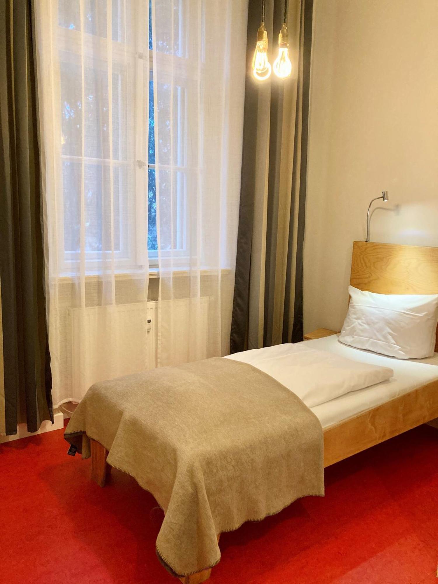 Kavaliershaus Krumke - Gaestehaus Im Schlosspark - Schluesselbox - Kein Tv Otel Dış mekan fotoğraf