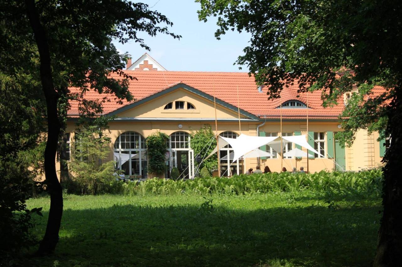 Kavaliershaus Krumke - Gaestehaus Im Schlosspark - Schluesselbox - Kein Tv Otel Dış mekan fotoğraf