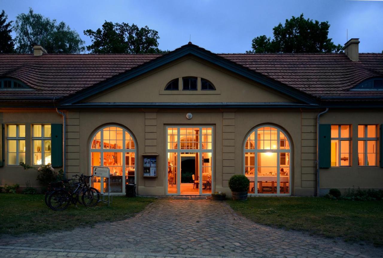 Kavaliershaus Krumke - Gaestehaus Im Schlosspark - Schluesselbox - Kein Tv Otel Dış mekan fotoğraf
